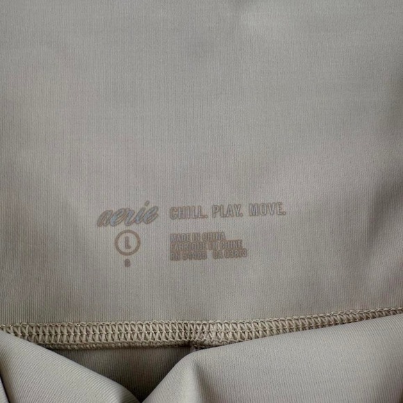 Aerie Tan Eyelet Pocket Biker Shorts Women's Sz L - Picture 3 of 6